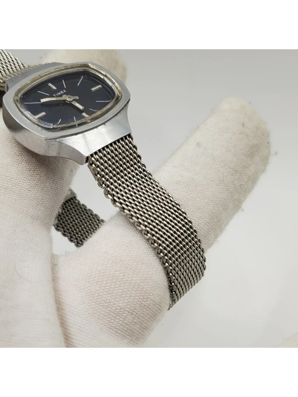 Vintage Timex Mechanical Womens Watch Running  26mm Blue Dial Silver Tone